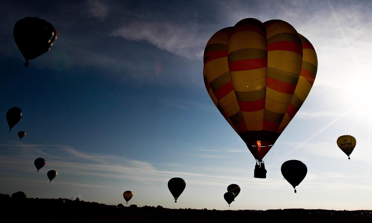 Francia, il Festival mondiale delle mongolfiere