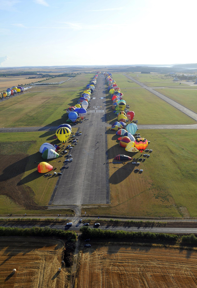 Francia, il Festival mondiale delle mongolfiere
