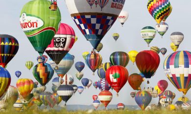 Francia, il Festival mondiale delle mongolfiere