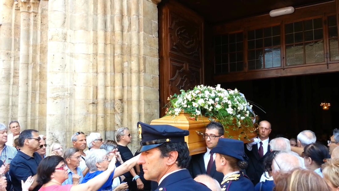 Folletto sarebbe stato in ospedale mentre la tabaccaia moriva