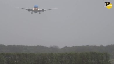 Atterraggio in balia del vento a Schipol
