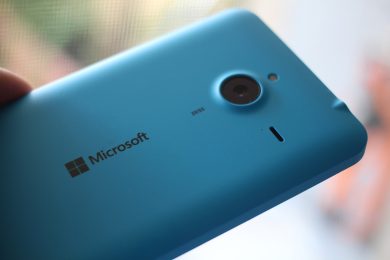 Lumia 950: il prossimo smartphone di Microsoft si sbloccherà con lo sguardo