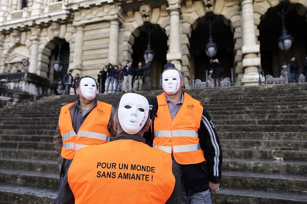 Galleria foto 'Eternit, il processo passa alla Corte Costituzionale' - foto 8