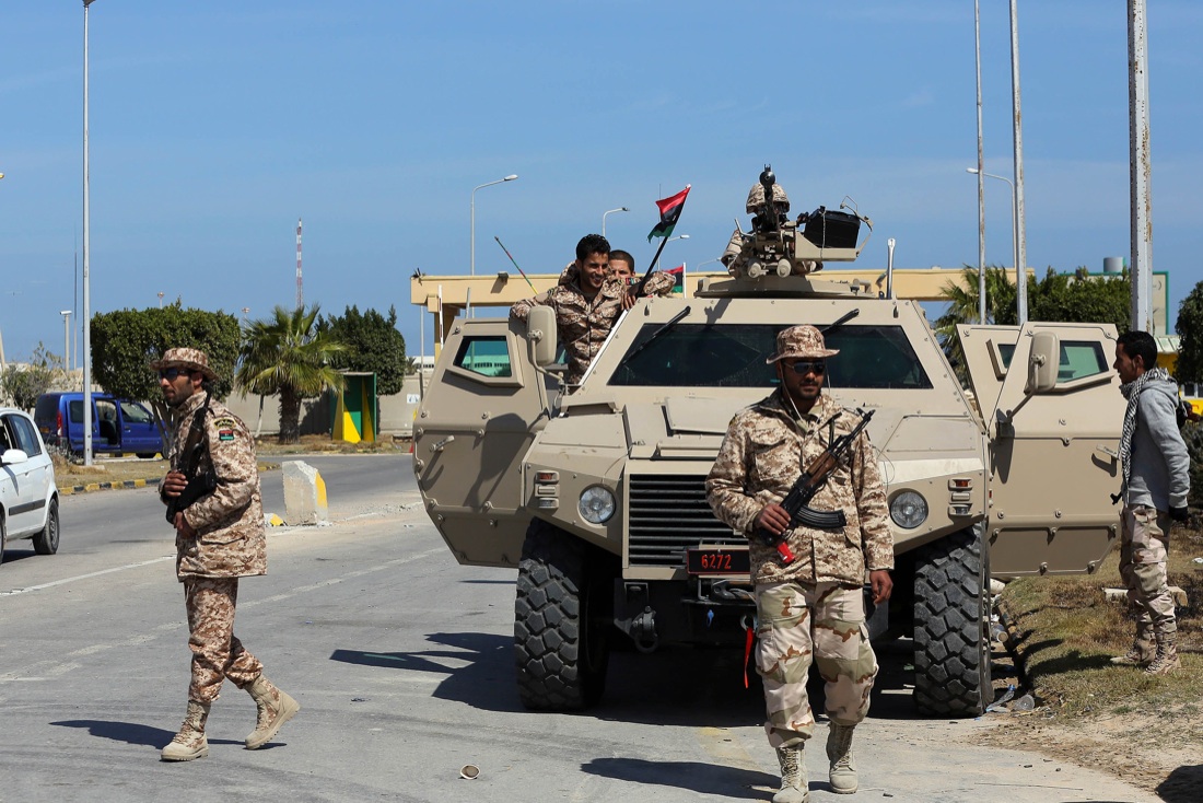 Libia: italiani rapiti per soldi Libia: italiani rapiti per soldi