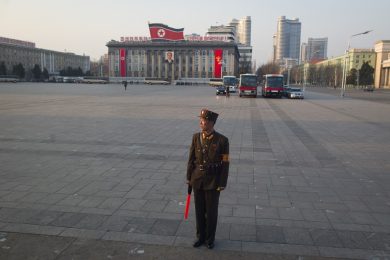 Corea del Nord: si inizia a lavorare alle 5 del mattino