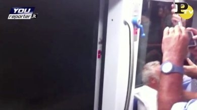 Roma: la metro viaggia con le porte aperte