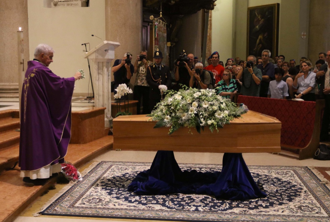 Elio Fiorucci, l’addio di Milano – Foto