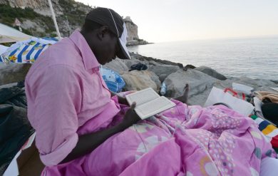 Redistribuzione dei migranti: l’accordo c’è (ma è al ribasso)