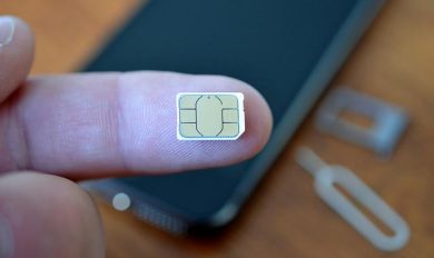 Perché Apple e Samsung vogliono eliminare la SIM card