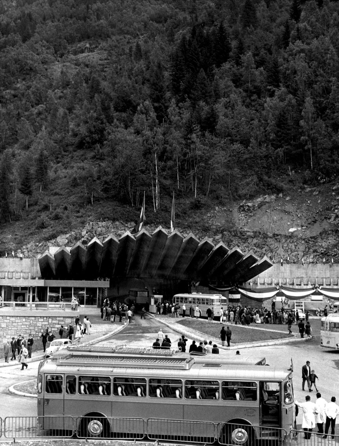 Il Tunnel del Monte Bianco ha 50 anni Il Tunnel del Monte Bianco ha 50 anni