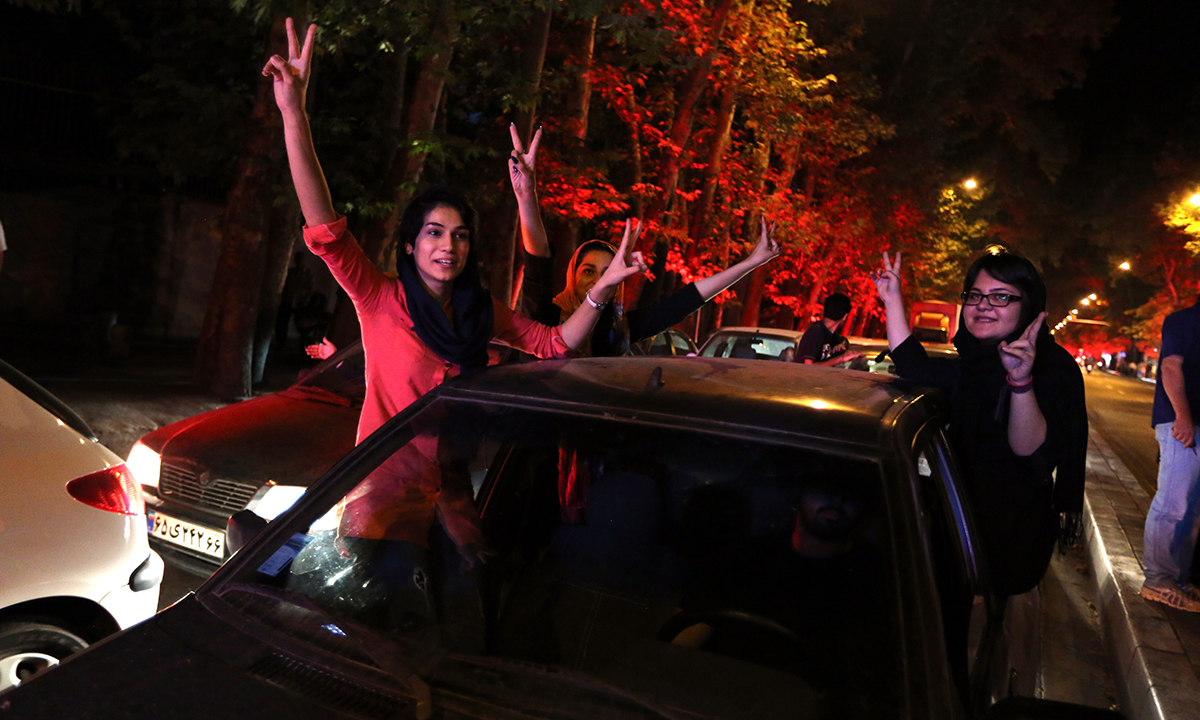 Iran, il popolo in festa per l’accordo sul nucleare – Foto Iran, il popolo in festa per l’accordo sul nucleare – Foto