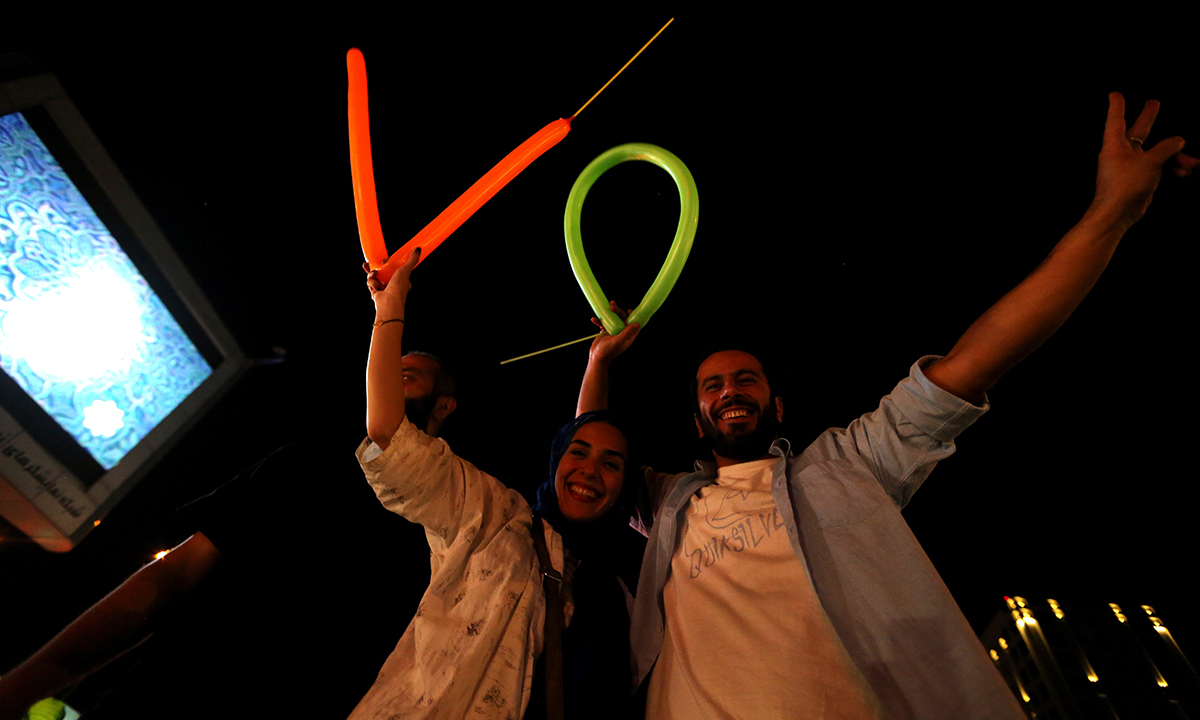 Iran, il popolo in festa per l’accordo sul nucleare – Foto Iran, il popolo in festa per l’accordo sul nucleare – Foto