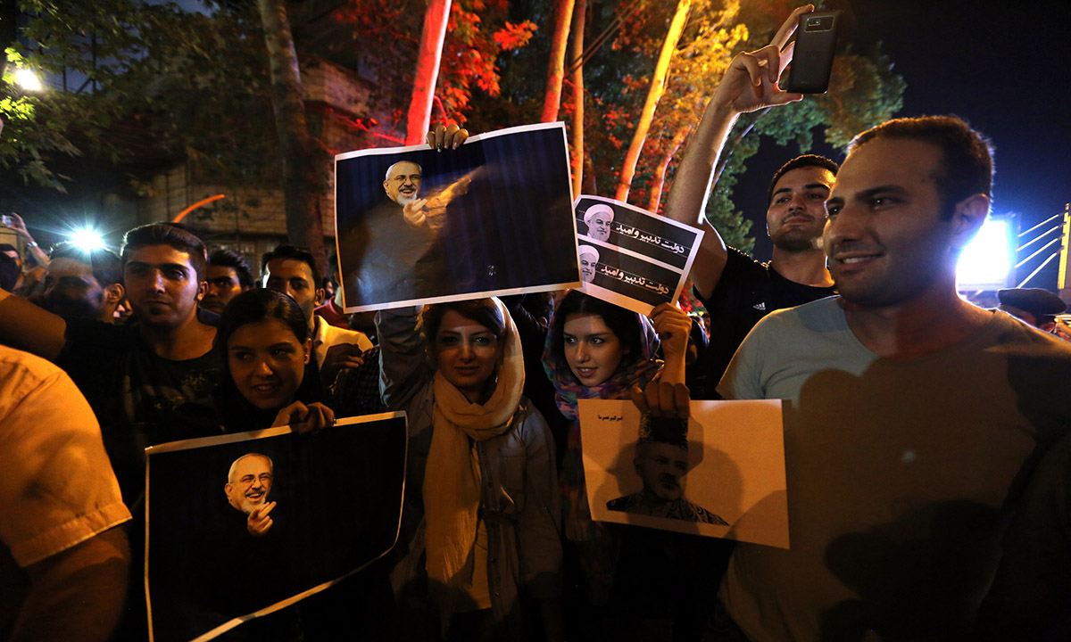 Iran, il popolo in festa per l’accordo sul nucleare – Foto Iran, il popolo in festa per l’accordo sul nucleare – Foto