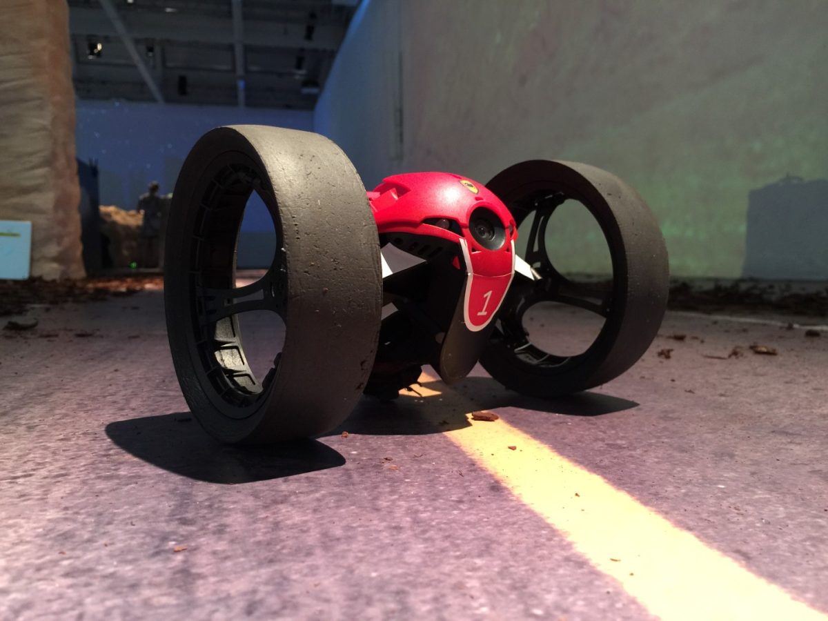 Galleria foto 'Parrot: i nuovi minidroni vanno in cielo, in terra e… in acqua' - foto 23