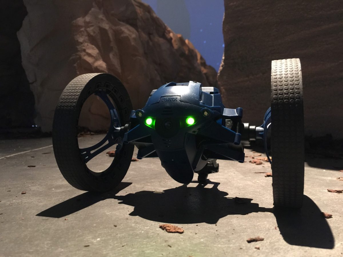 Galleria foto 'Parrot: i nuovi minidroni vanno in cielo, in terra e… in acqua' - foto 15