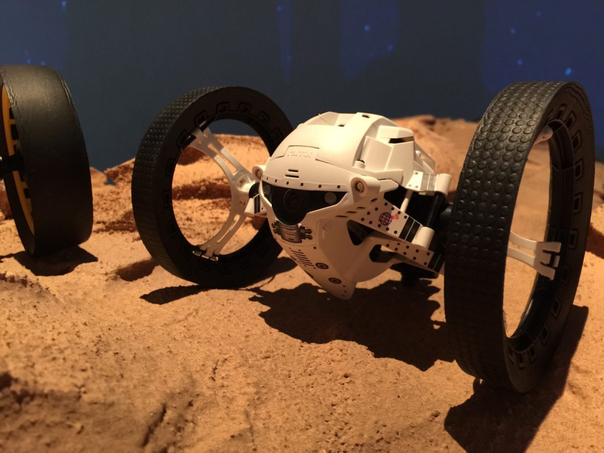 Galleria foto 'Parrot: i nuovi minidroni vanno in cielo, in terra e… in acqua' - foto 2