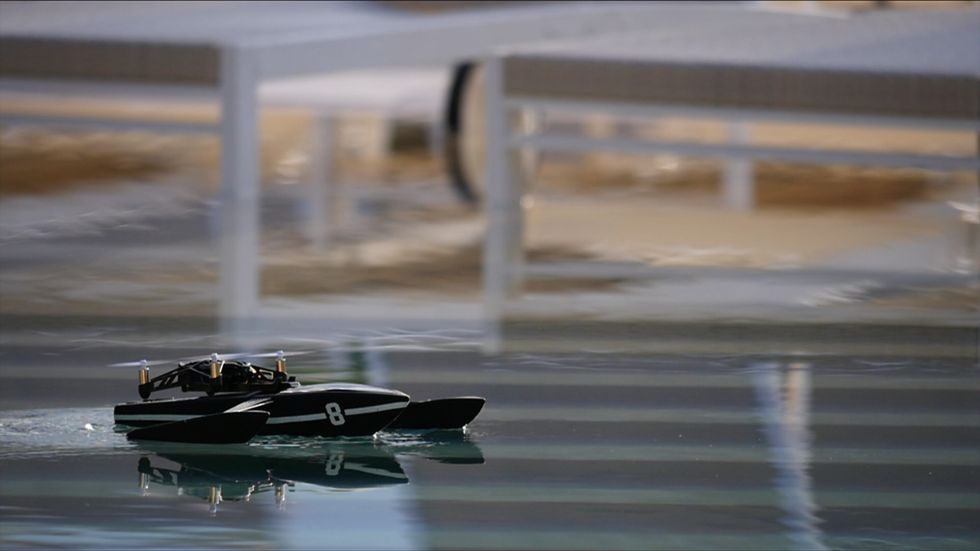 Parrot: i nuovi minidroni vanno in cielo, in terra e… in acqua Parrot: i nuovi minidroni vanno in cielo, in terra e… in acqua