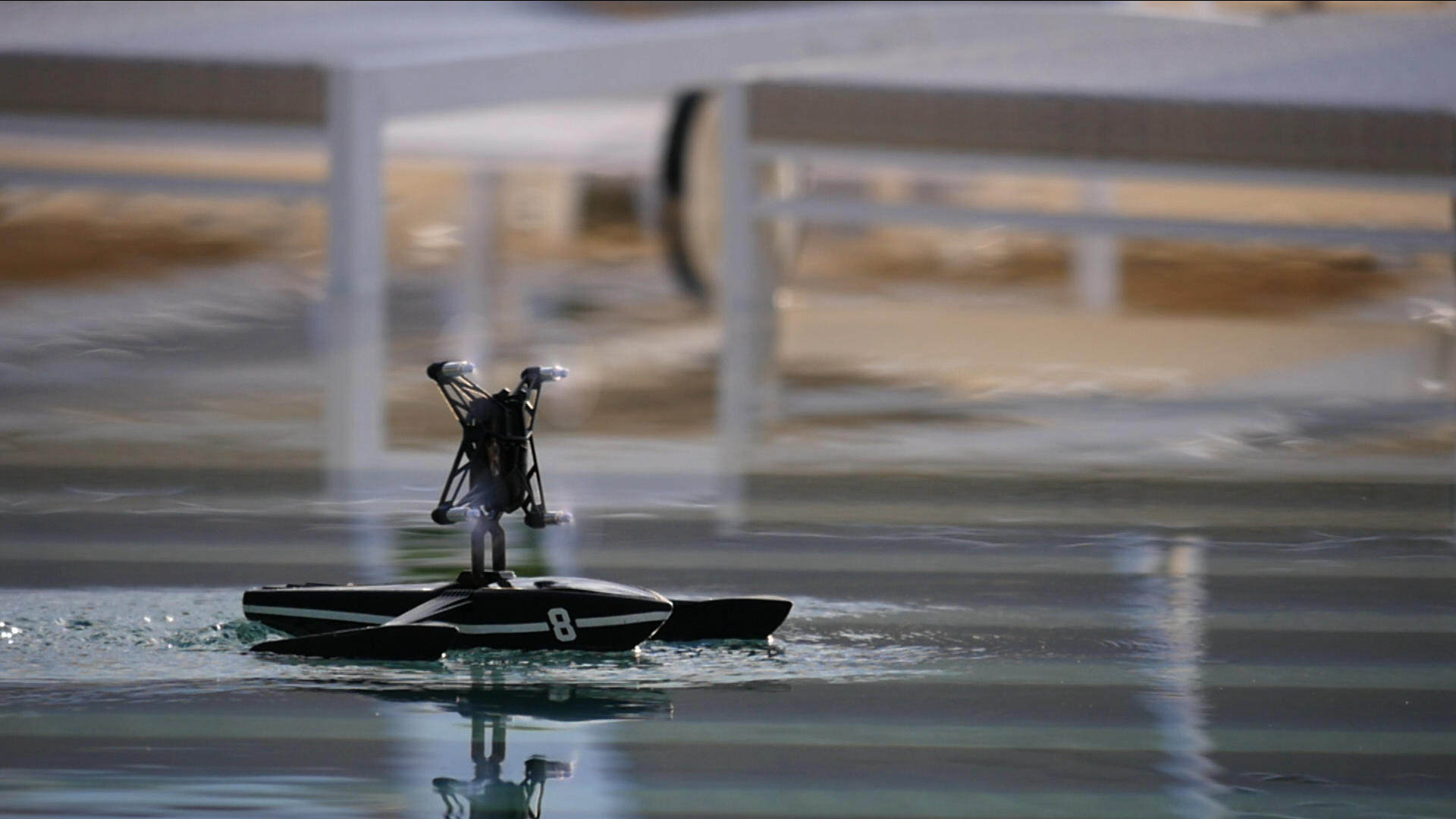 Parrot: i nuovi minidroni vanno in cielo, in terra e… in acqua Parrot: i nuovi minidroni vanno in cielo, in terra e… in acqua