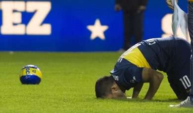 Il ritorno di Tevez al Boca: salutato come un eroe da Maradona