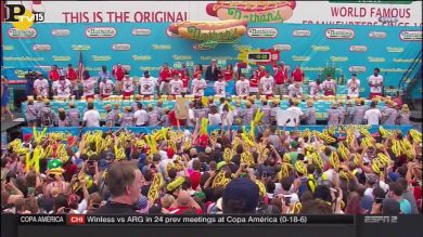 New York: la gara di hot dog