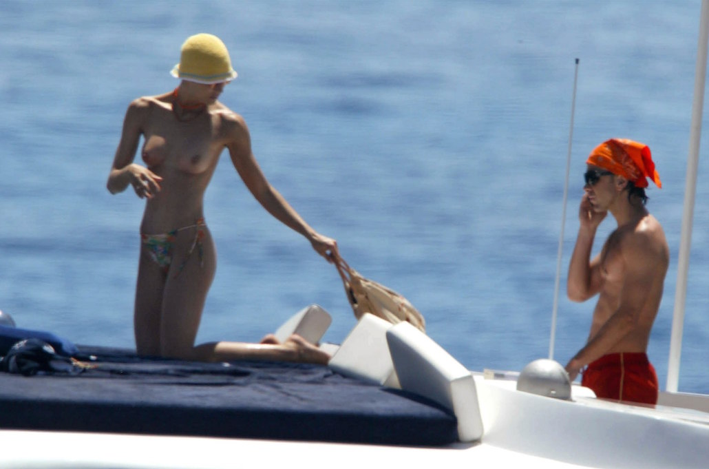 Martina Colombari, il fascino discreto dei 40 anni Martina Colombari, il fascino discreto dei 40 anni