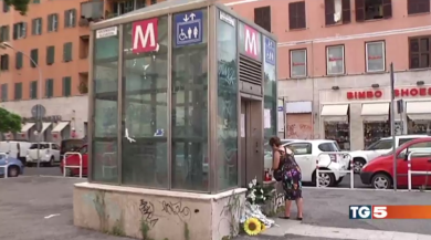 Bambino morto in MM a Roma, le indagini