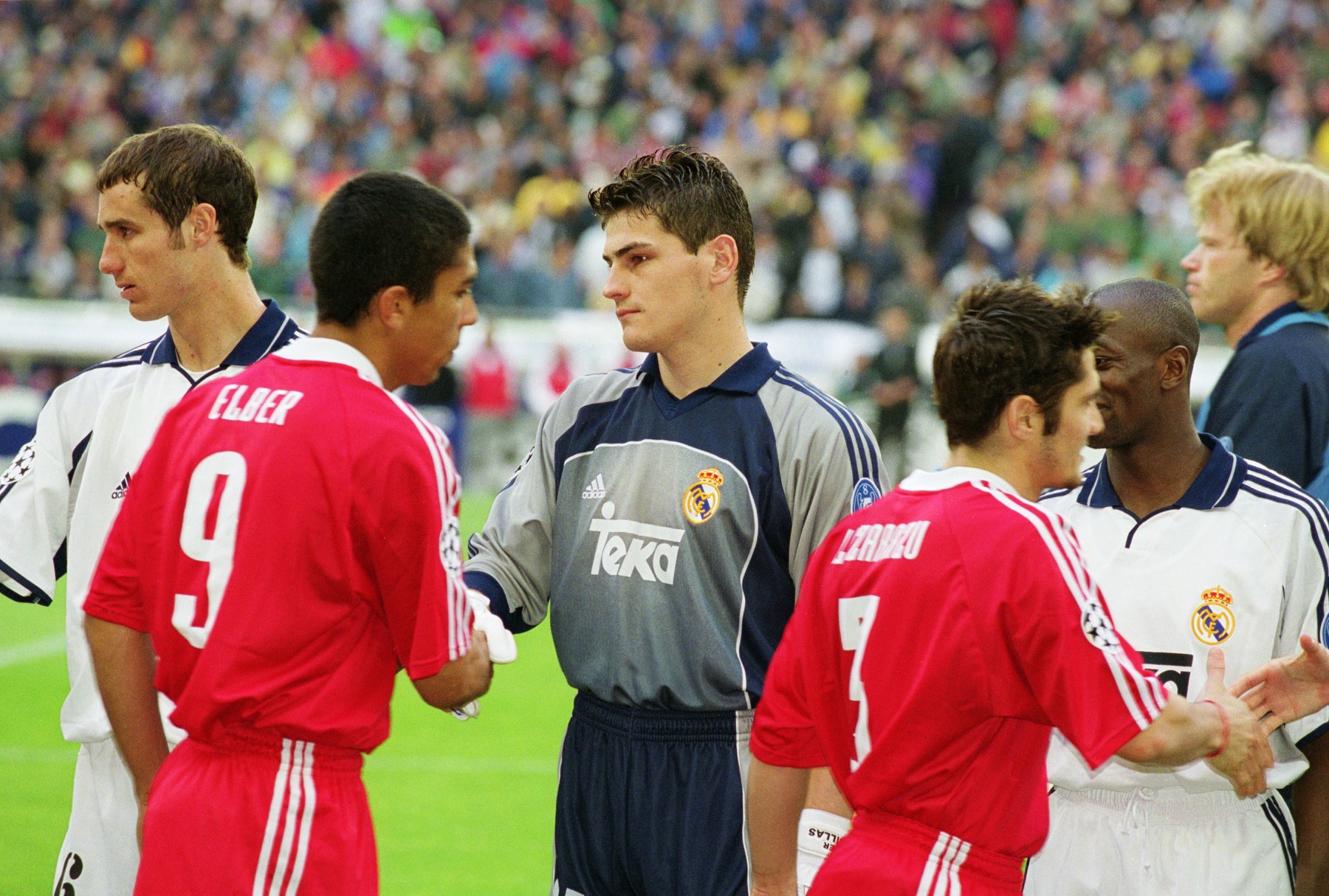 Iker Casillas lascia il Real Madrid: le foto di 25 anni di trionfi