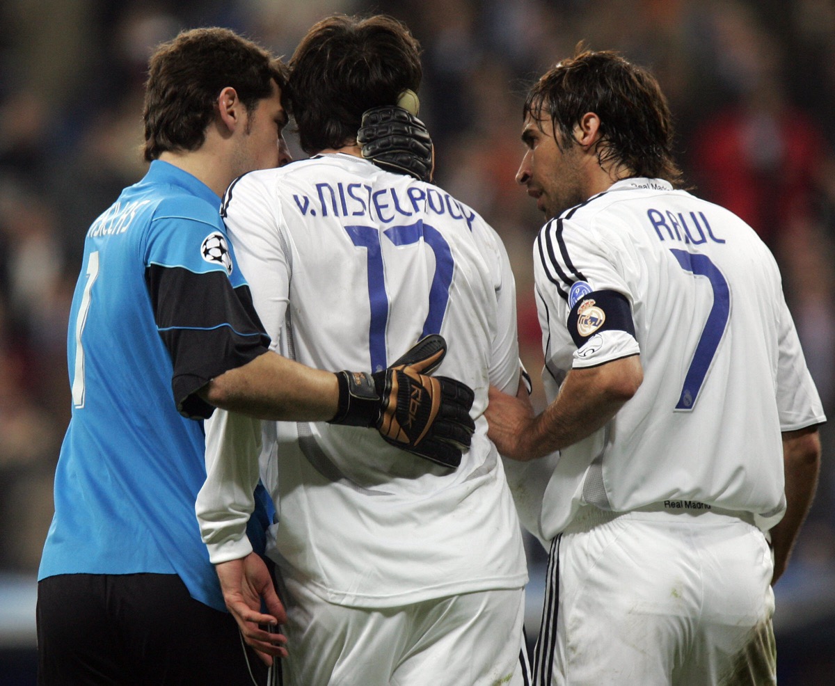 Iker Casillas lascia il Real Madrid: le foto di 25 anni di trionfi