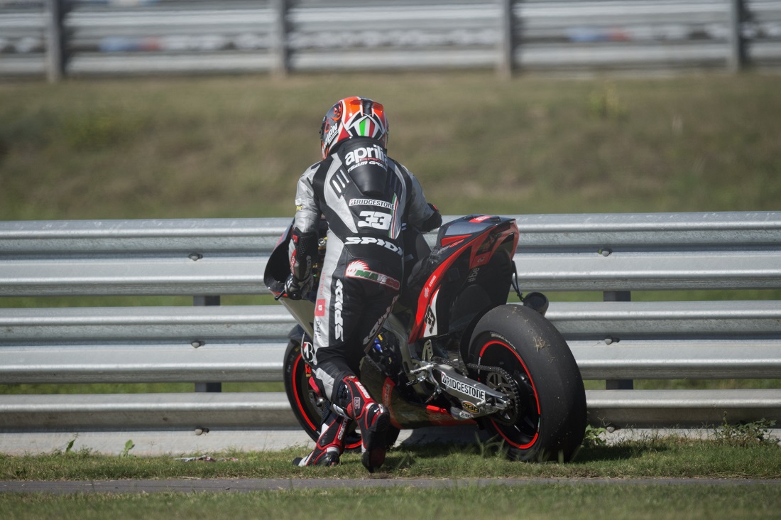 Melandri e Aprilia, il divorzio è ufficiale. E’ finita l’agonia