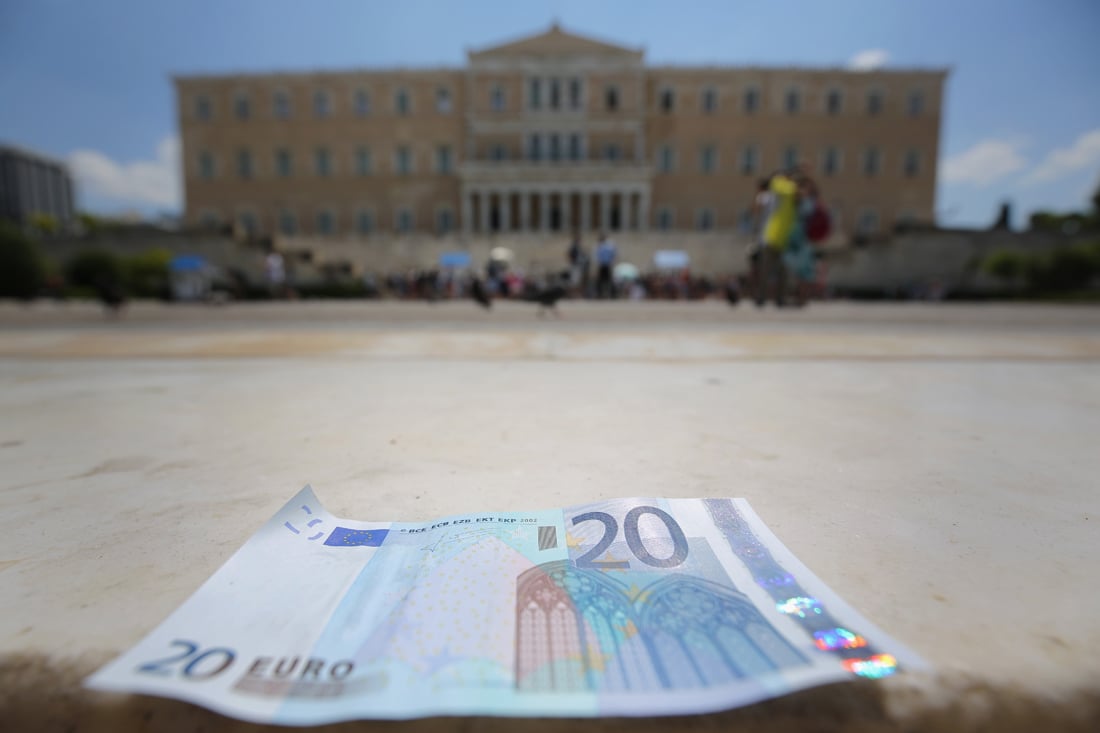 Grecia, il NYT: unica soluzione, cancellare il debito