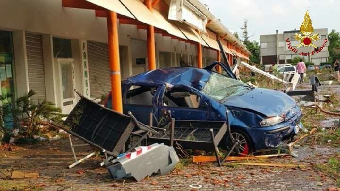 Tromba d’aria nel veneziano – foto – video Tromba d’aria nel veneziano – foto – video