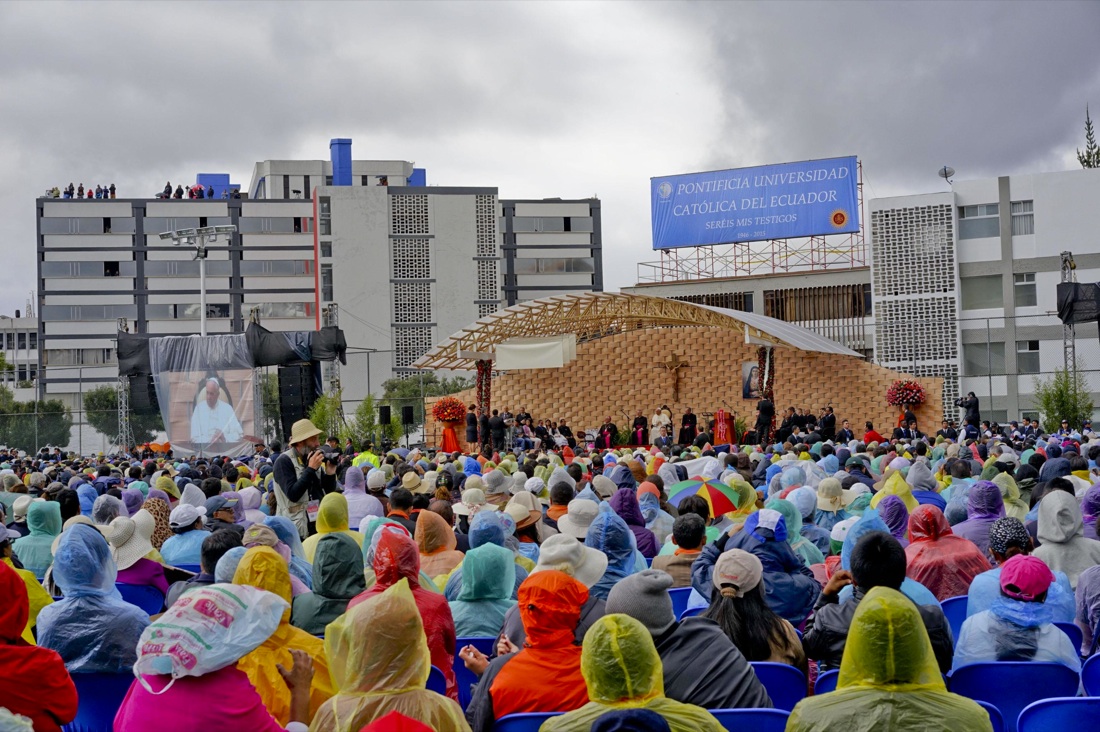 Il Papa lascia l’Ecuador e i movimenti per i diritti civili gli dicono grazie