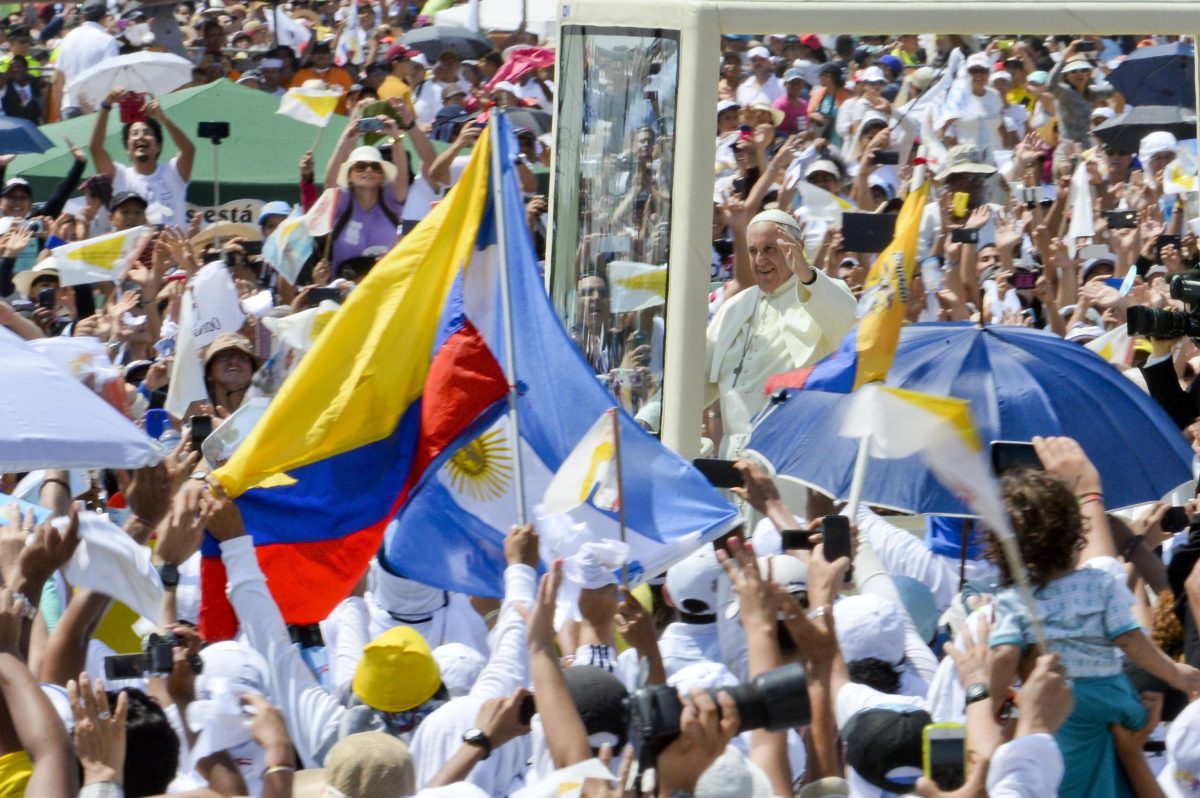 Galleria foto 'Il Papa lascia l’Ecuador e i movimenti per i diritti civili gli dicono grazie' - foto 6
