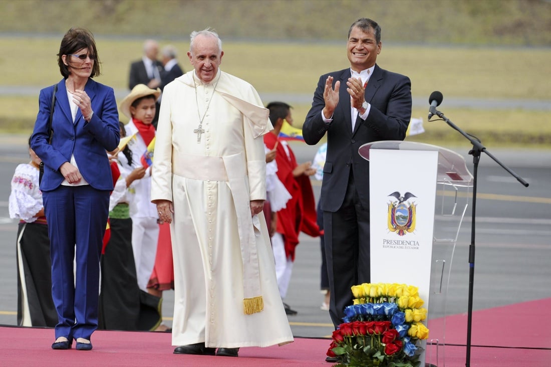 Il Papa lascia l’Ecuador e i movimenti per i diritti civili gli dicono grazie