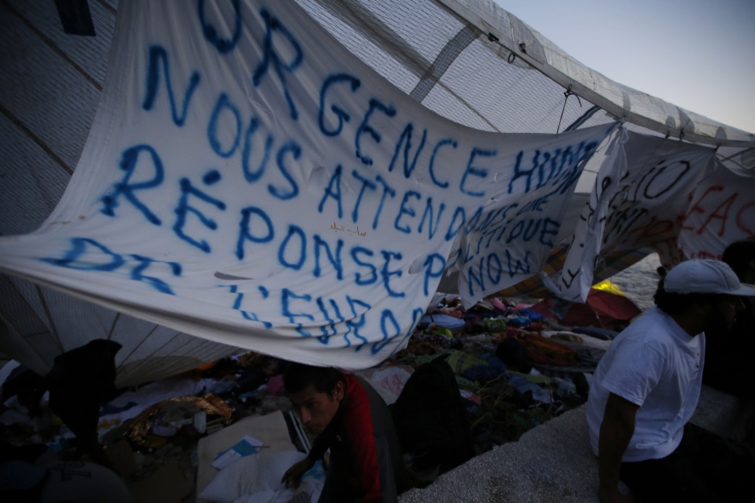 Ventimiglia: dopo un mese continua l’attesa per varcare il confine