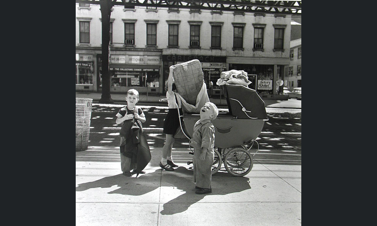Vivian Maier, la fotografa bambinaia in mostra a Nuoro Vivian Maier, la fotografa bambinaia in mostra a Nuoro
