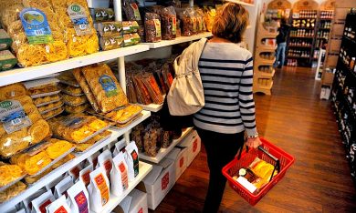 Istat: si ferma il calo dei consumi