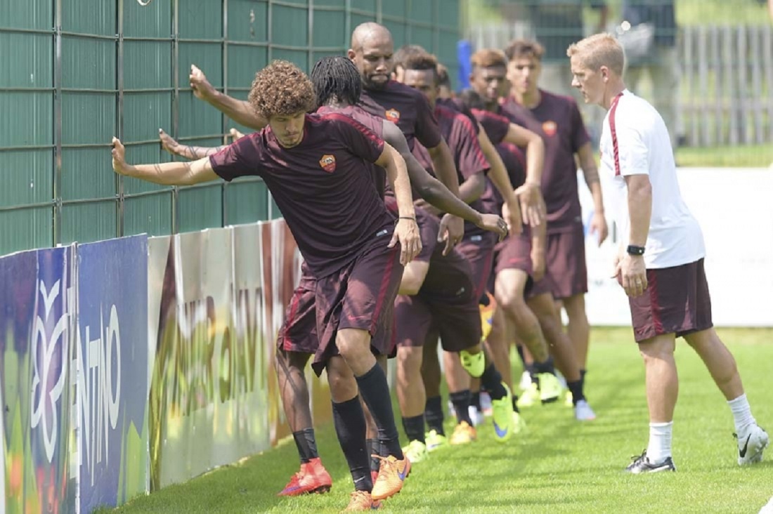 Via al ritiro per Roma e Fiorentina. Le foto dei primi allenamenti Via al ritiro per Roma e Fiorentina. Le foto dei primi allenamenti