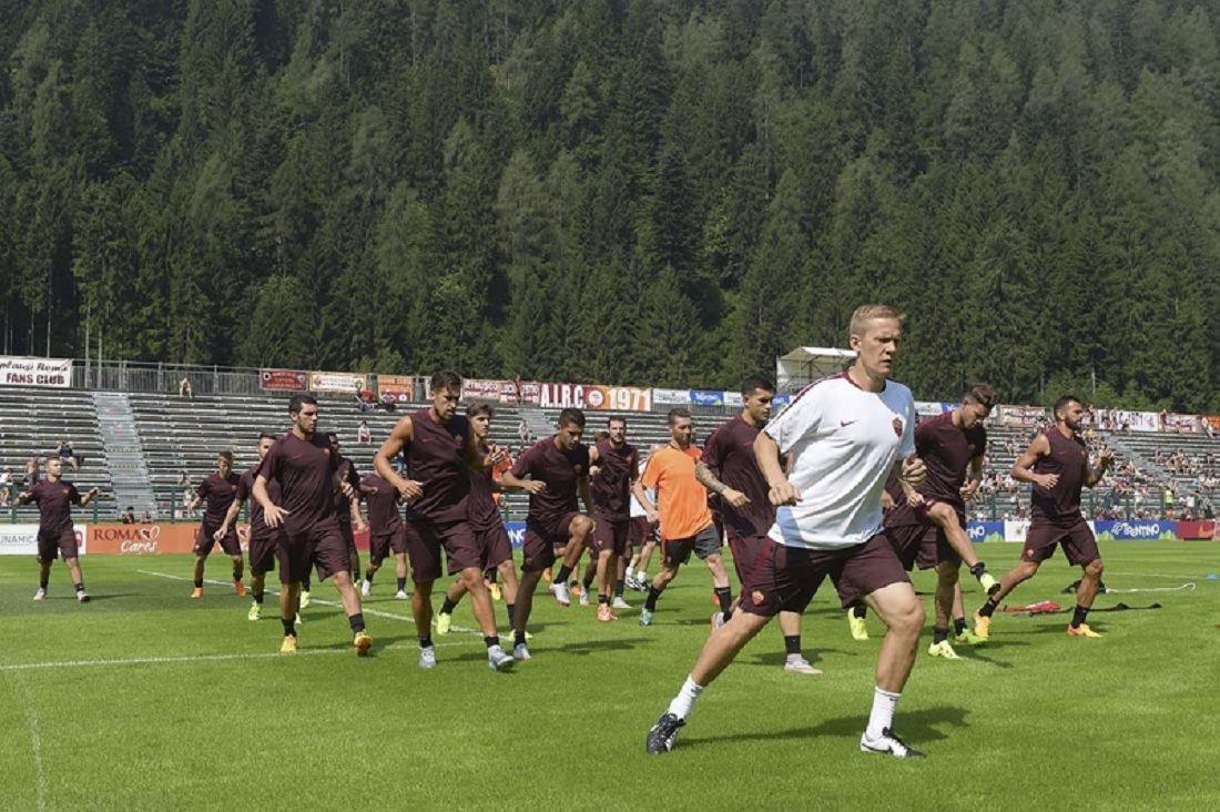 Via al ritiro per Roma e Fiorentina. Le foto dei primi allenamenti Via al ritiro per Roma e Fiorentina. Le foto dei primi allenamenti