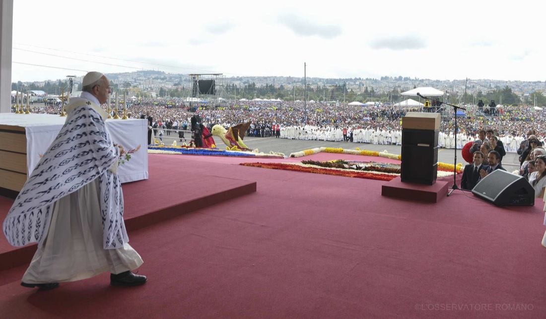 “Basta saccheggiare l’ambiente”, l’appello del Papa dall’Ecuador
