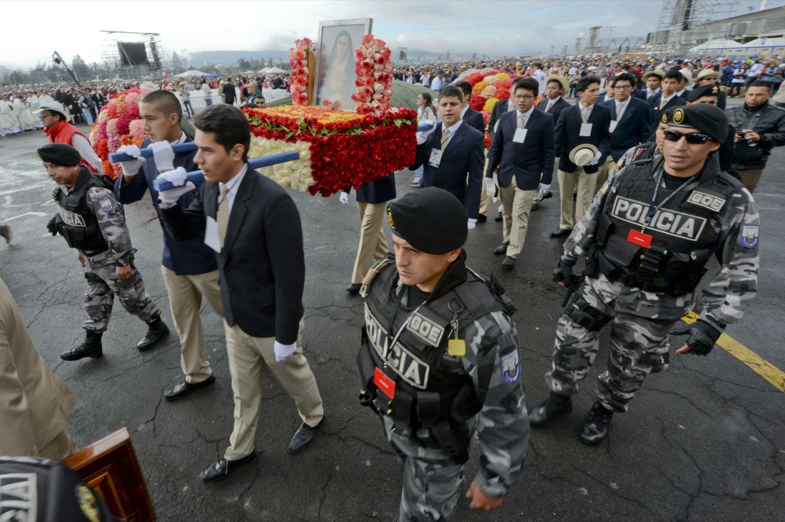 “Basta saccheggiare l’ambiente”, l’appello del Papa dall’Ecuador