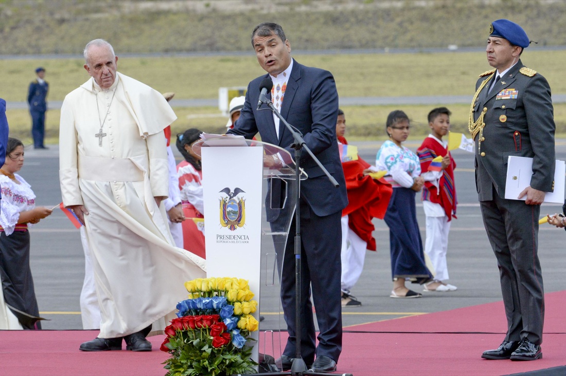 “Basta saccheggiare l’ambiente”, l’appello del Papa dall’Ecuador
