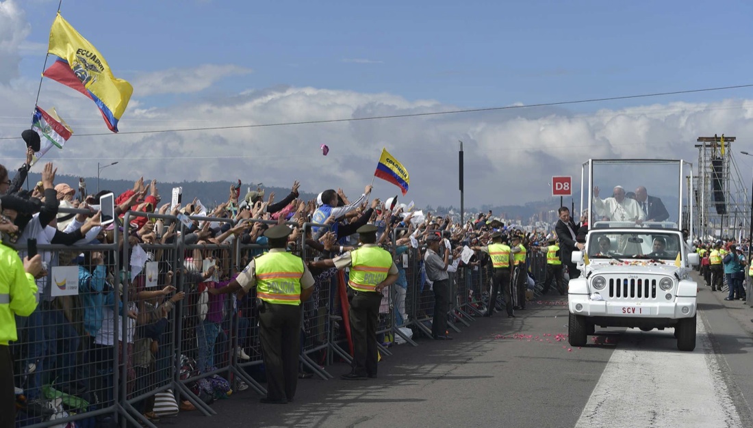 “Basta saccheggiare l’ambiente”, l’appello del Papa dall’Ecuador