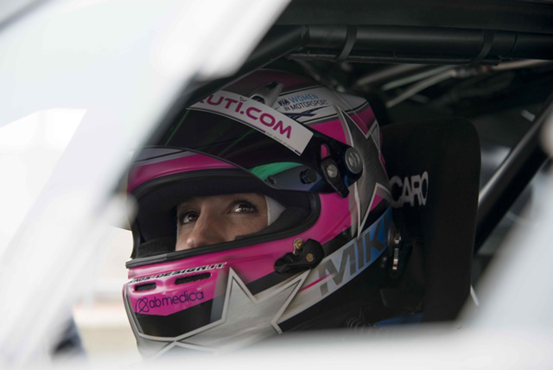 Michela Cerruti prima al Nurburgring… e prima donna dopo 39 anni Michela Cerruti prima al Nurburgring… e prima donna dopo 39 anni