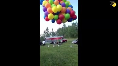 Come nel film d’animazione “Up” vola coi palloncini