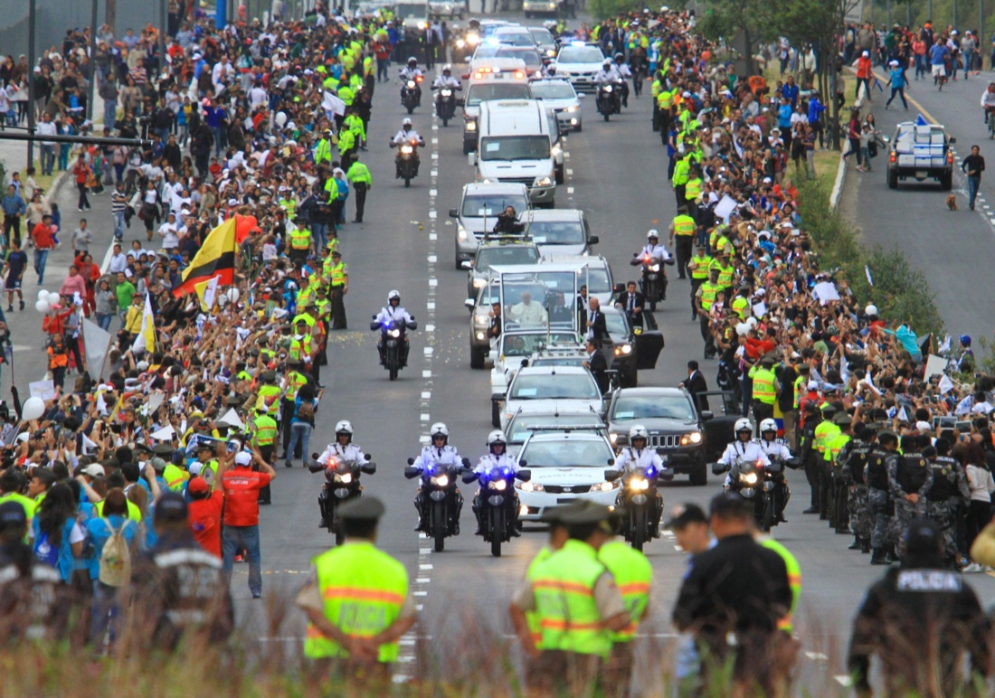 Il Papa difende la famiglia ma chiede più coraggio sui divorziati