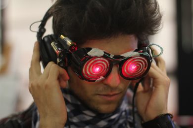 Facebook: basta click, condivideremo tutto con la telepatia