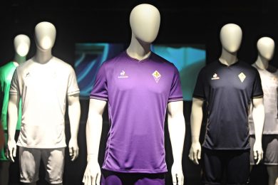 Serie A 2015-2016: la nuova maglia della Fiorentina