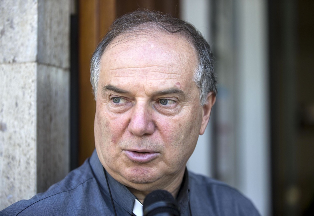 Tensioni tra parenti del boss e giornalisti alla messa in suffragio di Casamonica