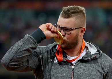 Mondiali atletica: Fajdek si ubriaca e paga il taxi con la medaglia d’oro